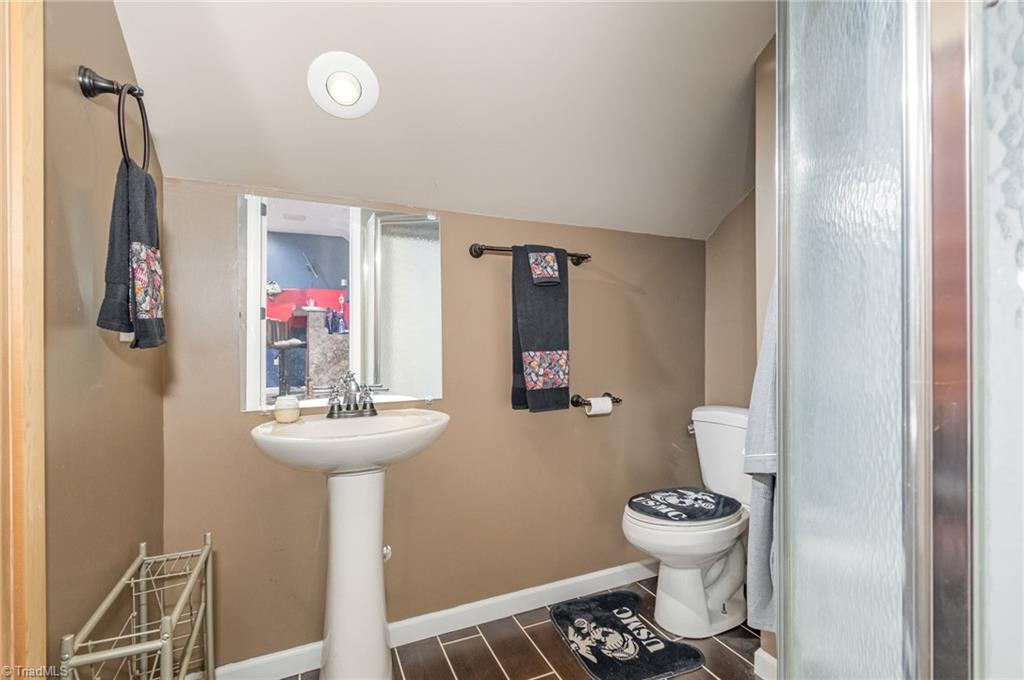 2512 Burch Point High Point, NC 27265 - Photo 34 of 50 Gallery Image 34