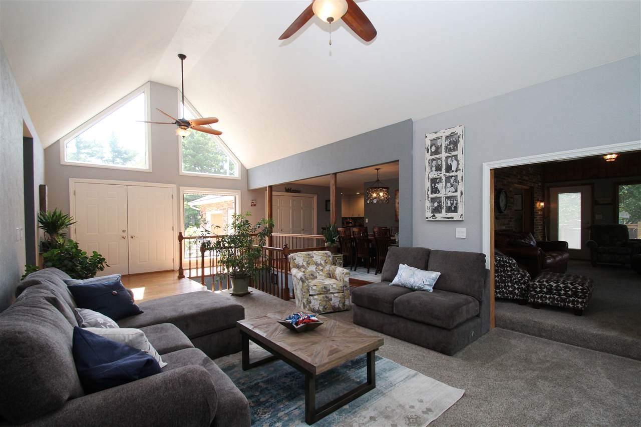209 Pine Ridge Drive Washington, IL 61571 - Photo 6 of 36 Gallery Image 6