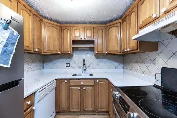 $319,000 | 124 Addison Street, Unit 11, Chelsea, MA 02150