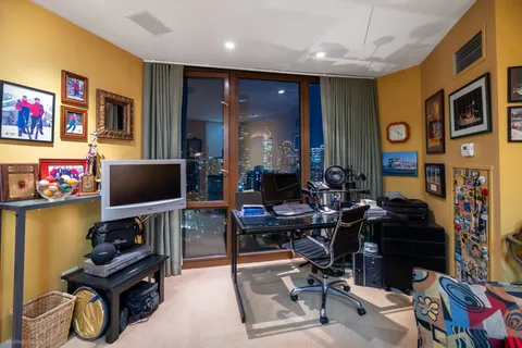 $3,000,000 | 111 West Maple Street, Unit 34023404, Chicago, IL 60610