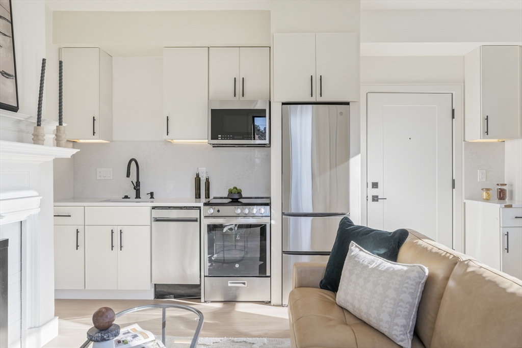 20 Whitney Road, Unit U:1 Quincy, MA 02169 - Photo 4 of 9