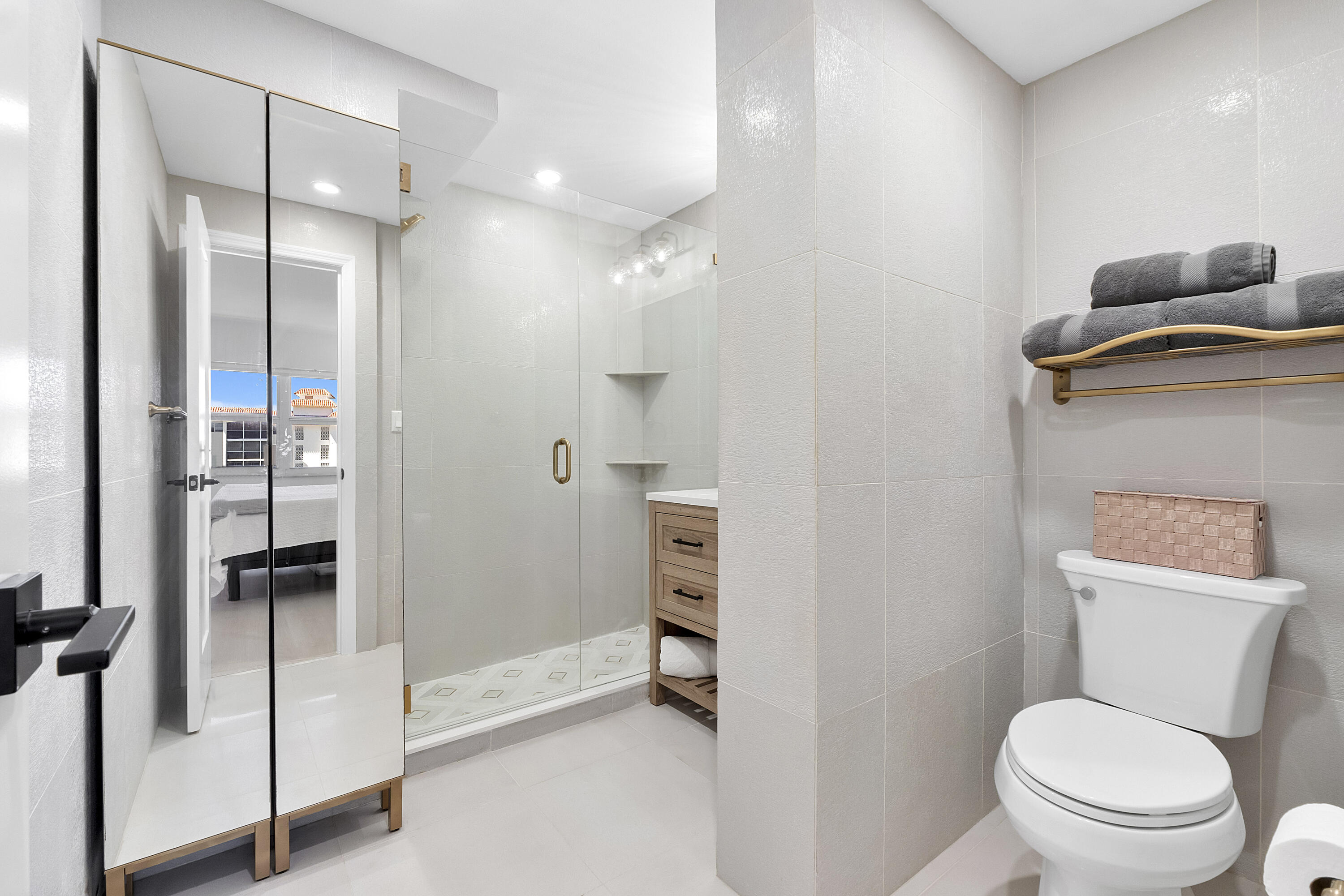2871 North Ocean Boulevard, Unit D406 Boca Raton, FL 33431 - Photo 35 of 64 2871 N Ocean Blvd u406_032