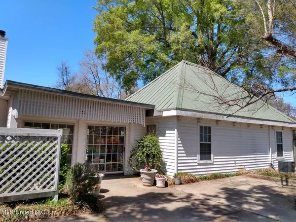$213,750 | 407 East Percy Street, Indianola, MS 38751