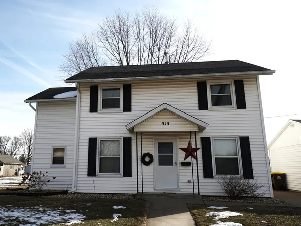 $155,000 | 515 North Hudson Street, Stockton, IL 61085