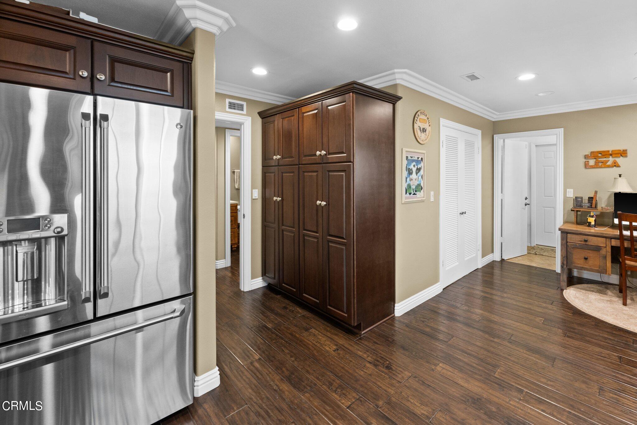 1104 Coe Street Camarillo, CA 93010 - Photo 11 of 29 Kitchen 3