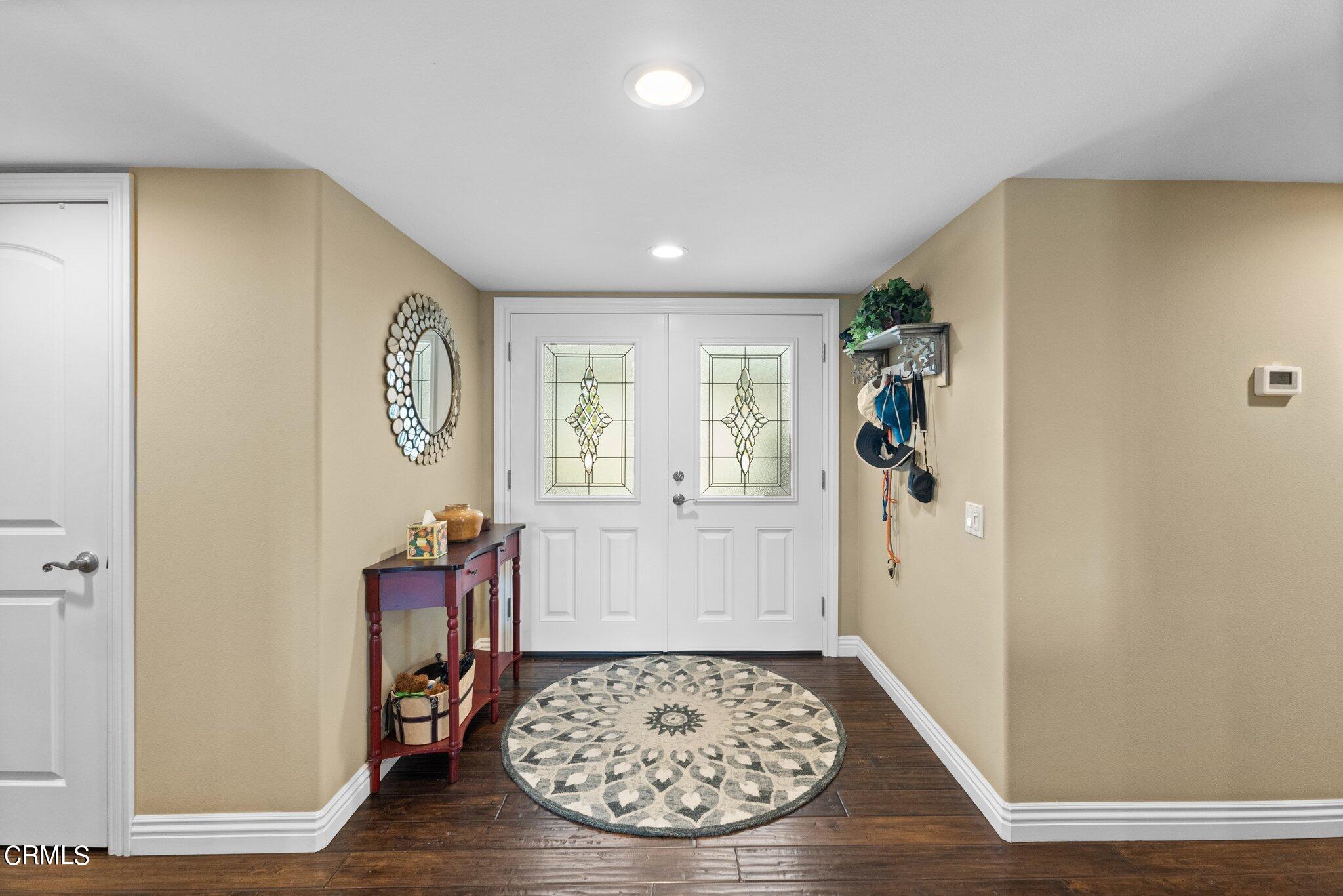 1104 Coe Street Camarillo, CA 93010 - Photo 4 of 29 Entry 2