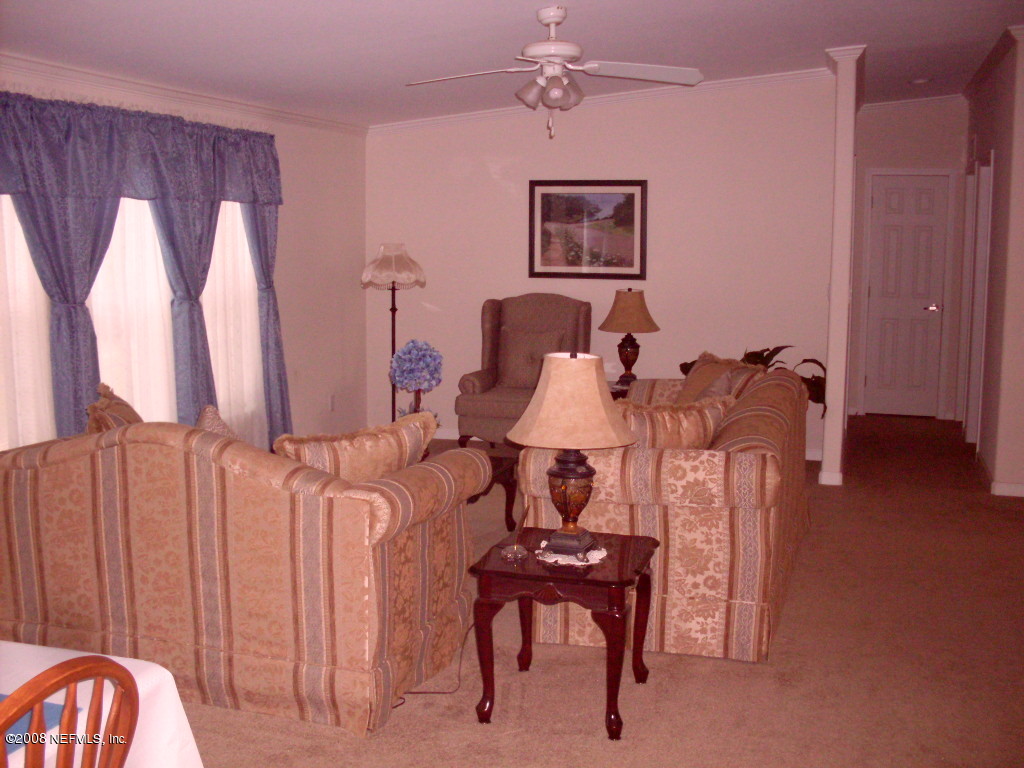 694 Dave Brown Road St. George, GA 31562 - Photo 16 of 19 Living Room