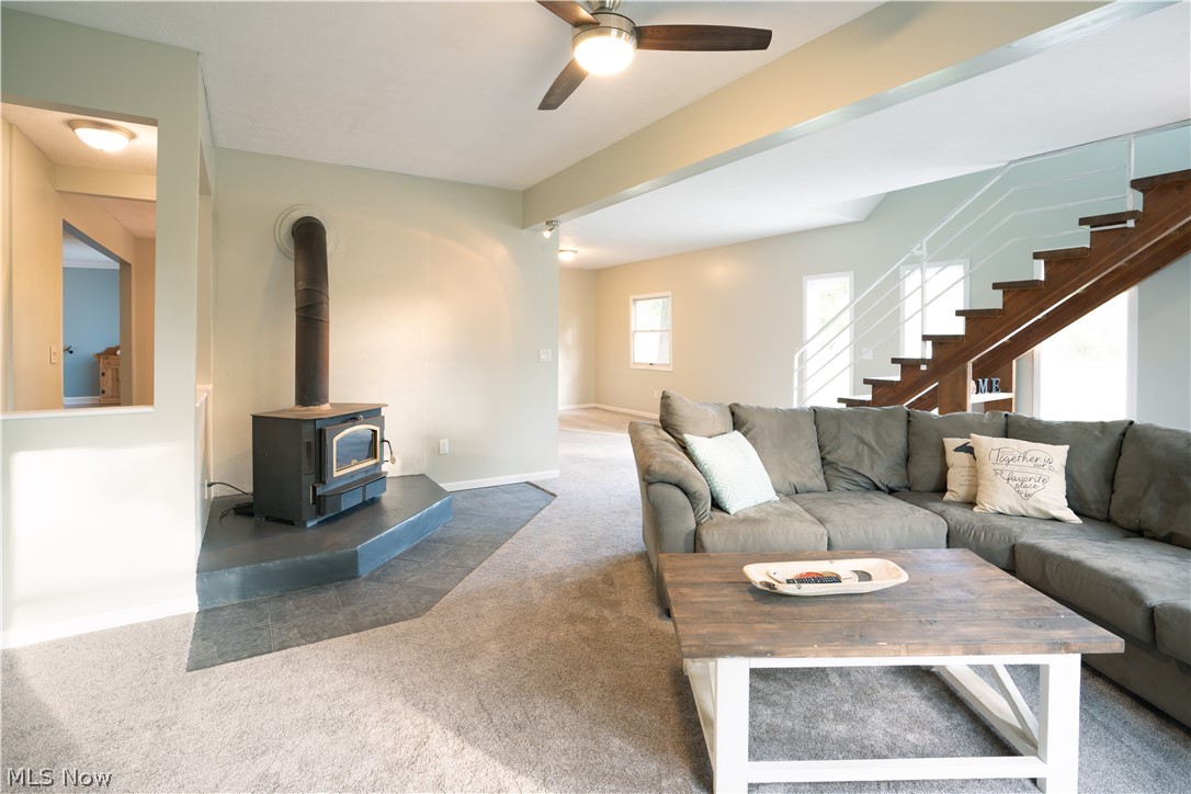 38410 Rogers Road Willoughby, OH 44094 - Photo 9 of 31 Family Room with lots of open space! Freshly painted
