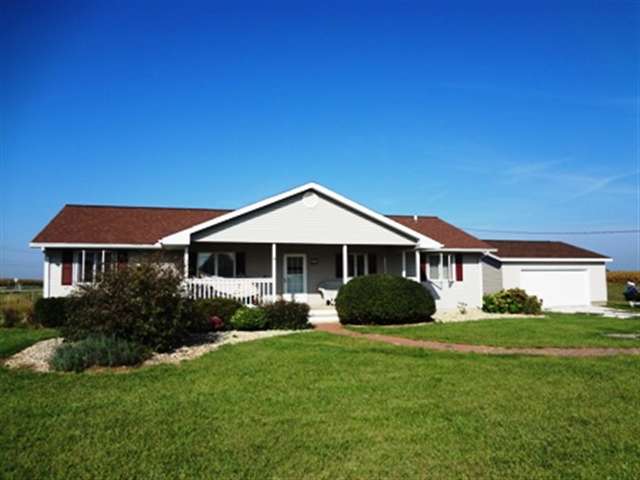 705 North Fisher Road Trivoli, IL 61569 - Photo 1 of 13