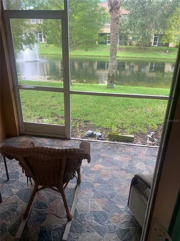 a sign that is sitting in front of a building