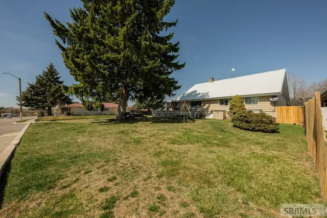 $319,900 | 940 Jefferson Avenue, Idaho Falls, ID 83402