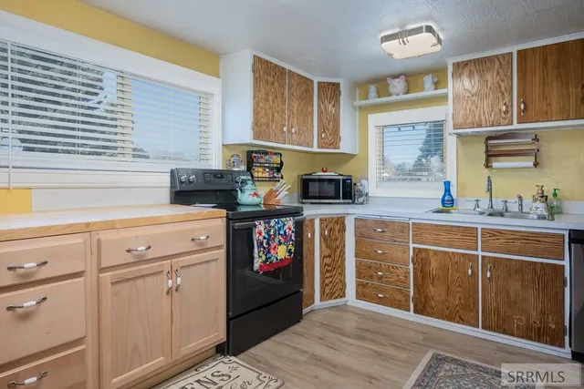 $319,900 | 940 Jefferson Avenue, Idaho Falls, ID 83402