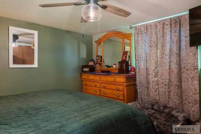 $319,900 | 940 Jefferson Avenue, Idaho Falls, ID 83402