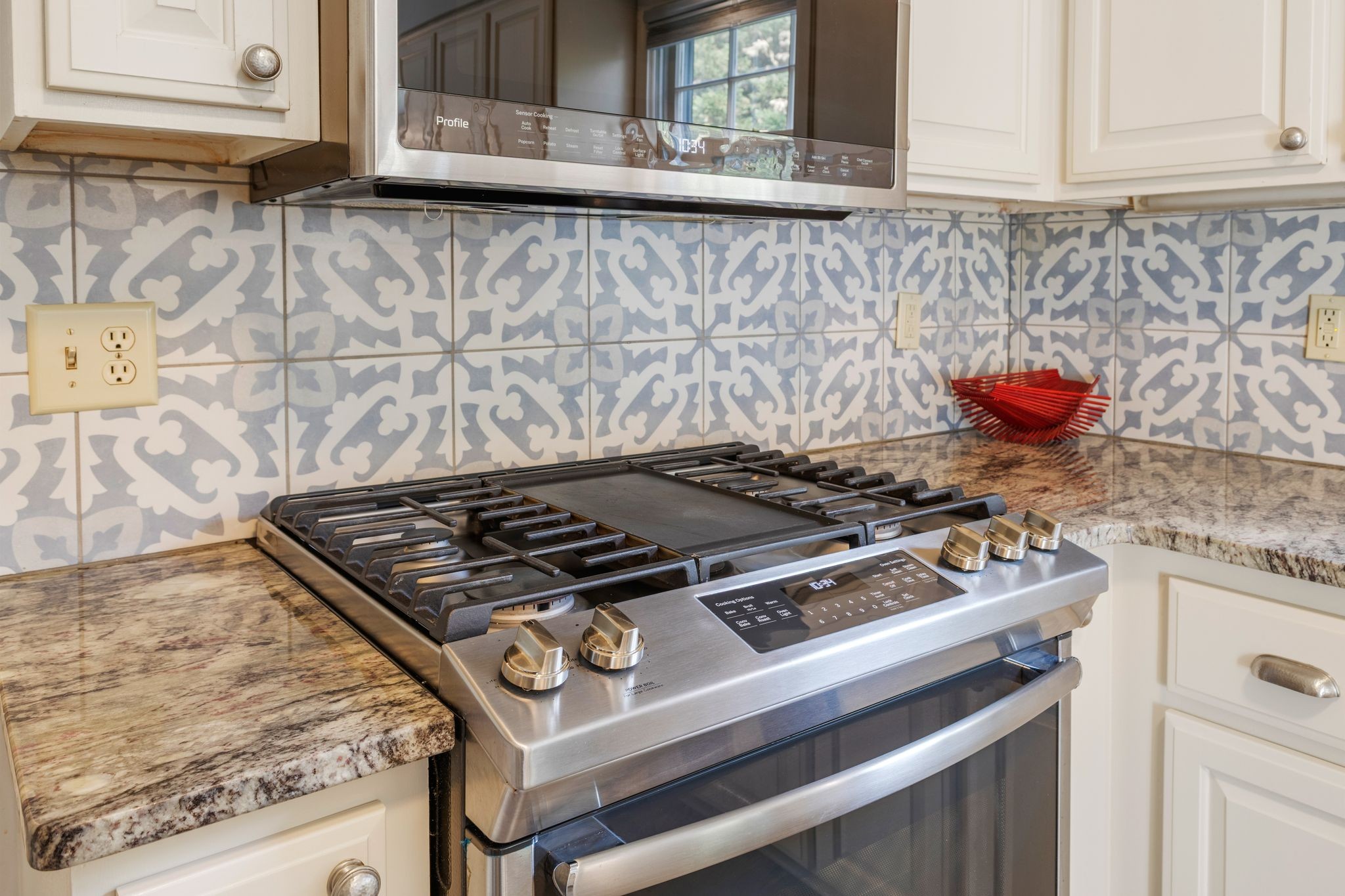 1517 Pinkerton Road Brentwood, TN 37027 - Photo 22 of 49 a stove top oven sitting inside of a kitchen
