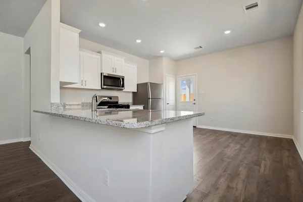 $1,730 | 15838 Berry Hl Drive, Conroe, TX 77303
