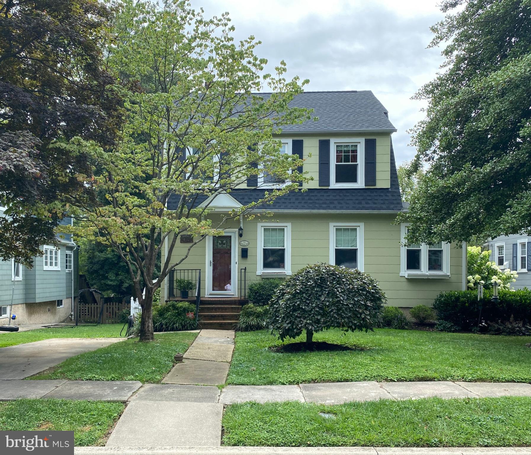 711 Murdock Road Baltimore, MD 21212 - Photo 2 of 49 Walk in closet room, huge yard, dead end street