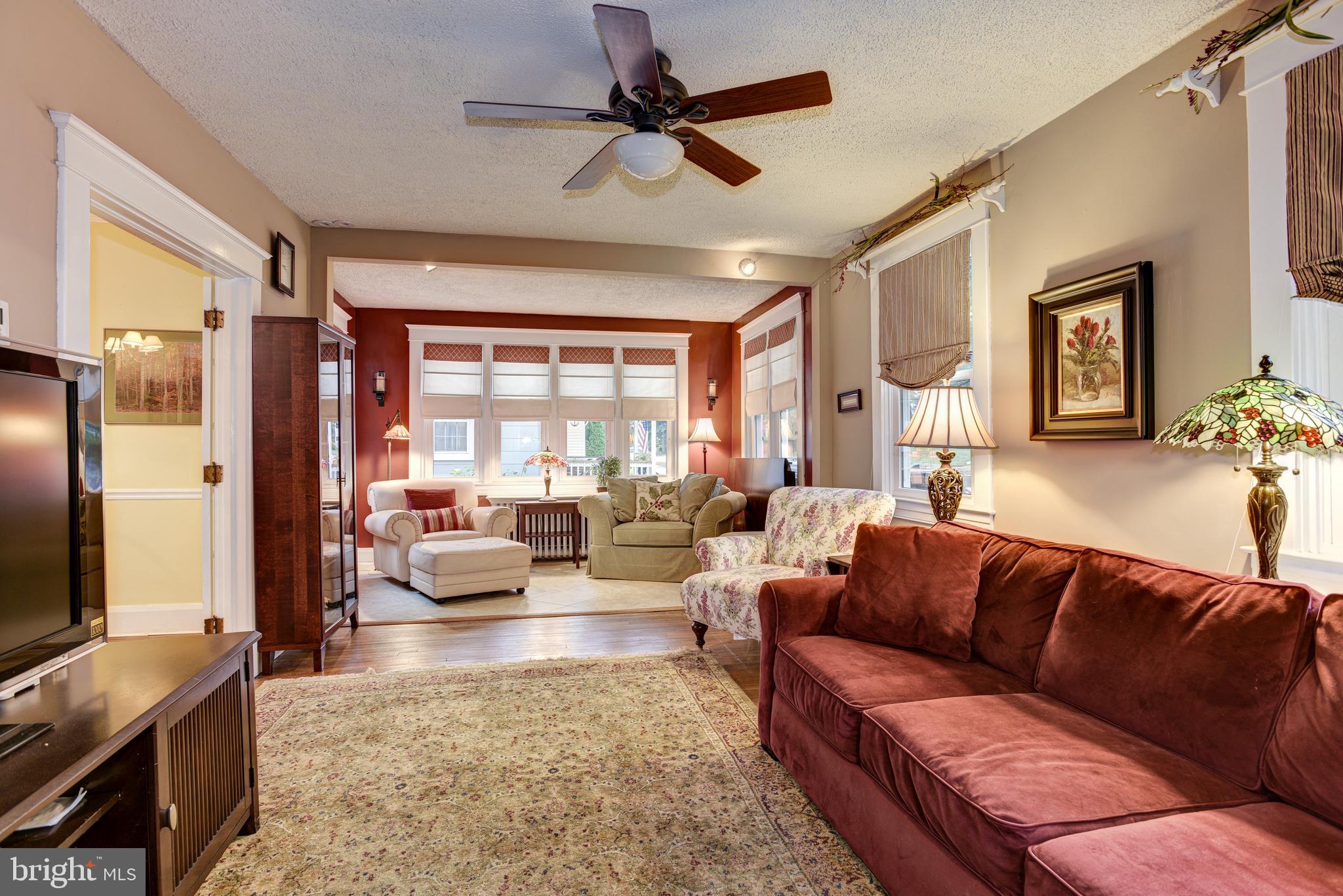 711 Murdock Road Baltimore, MD 21212 - Photo 14 of 49 Lots of windows