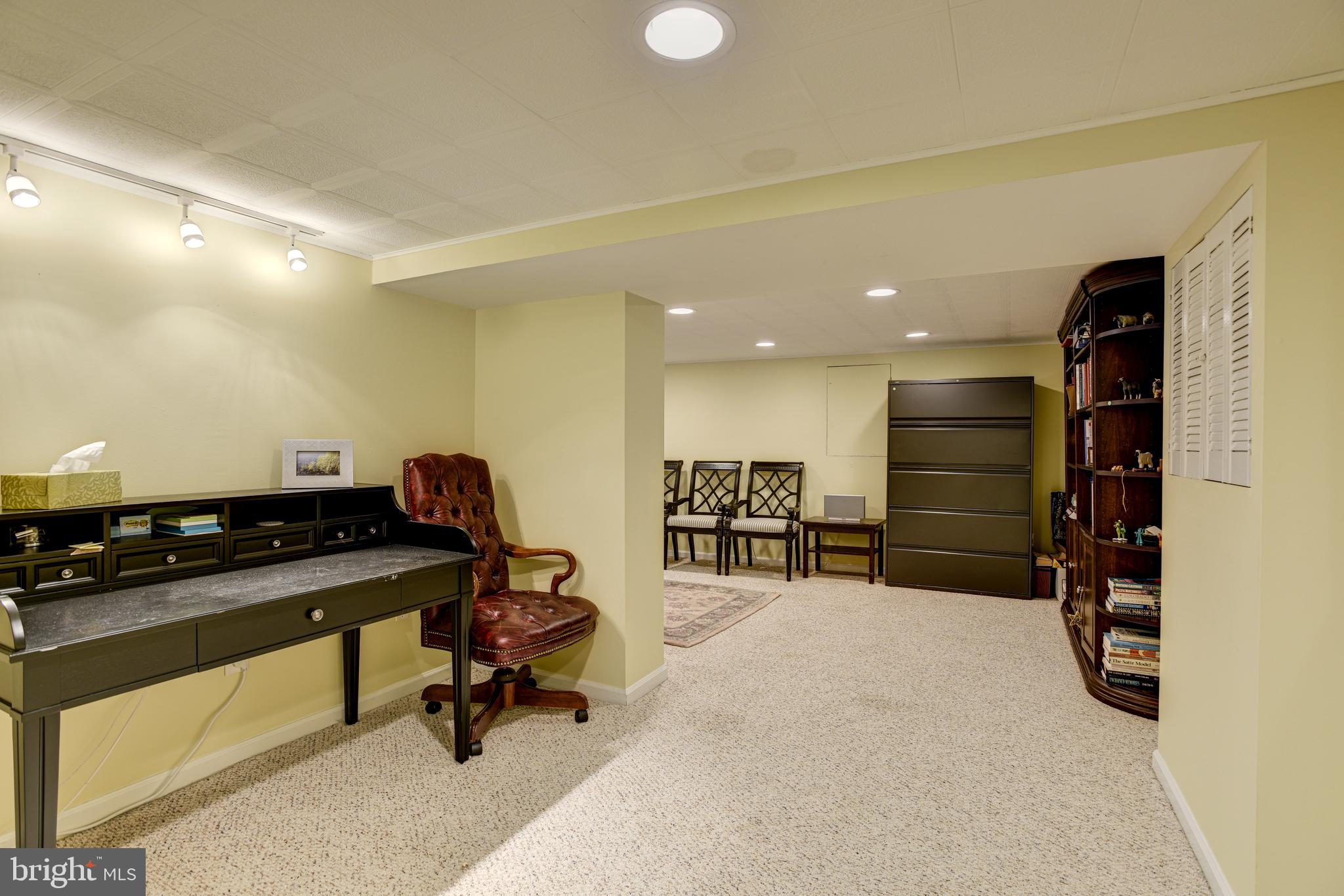 711 Murdock Road Baltimore, MD 21212 - Photo 30 of 49 Lower level work from home area