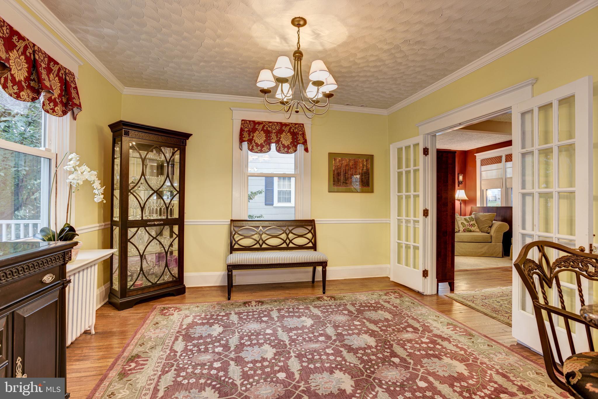 711 Murdock Road Baltimore, MD 21212 - Photo 10 of 49 French doors to living room.