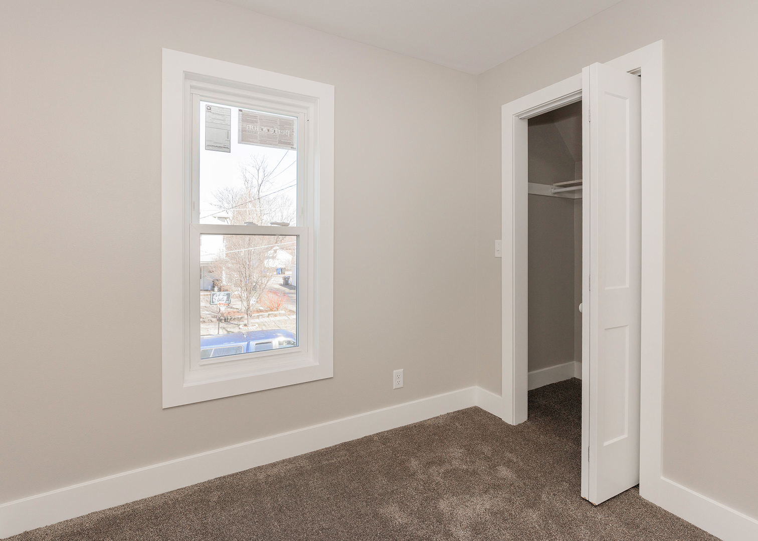 1212 14th Avenue Moline, IL 61265 - Photo 18 of 32 an empty room with windows