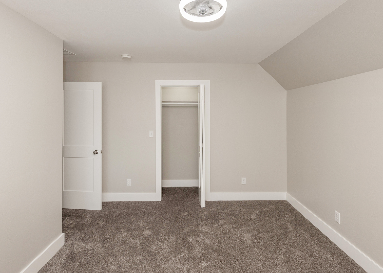 1212 14th Avenue Moline, IL 61265 - Photo 19 of 32 a view of an empty room