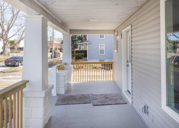 $160,000 | 1212 14th Avenue, Moline, IL 61265