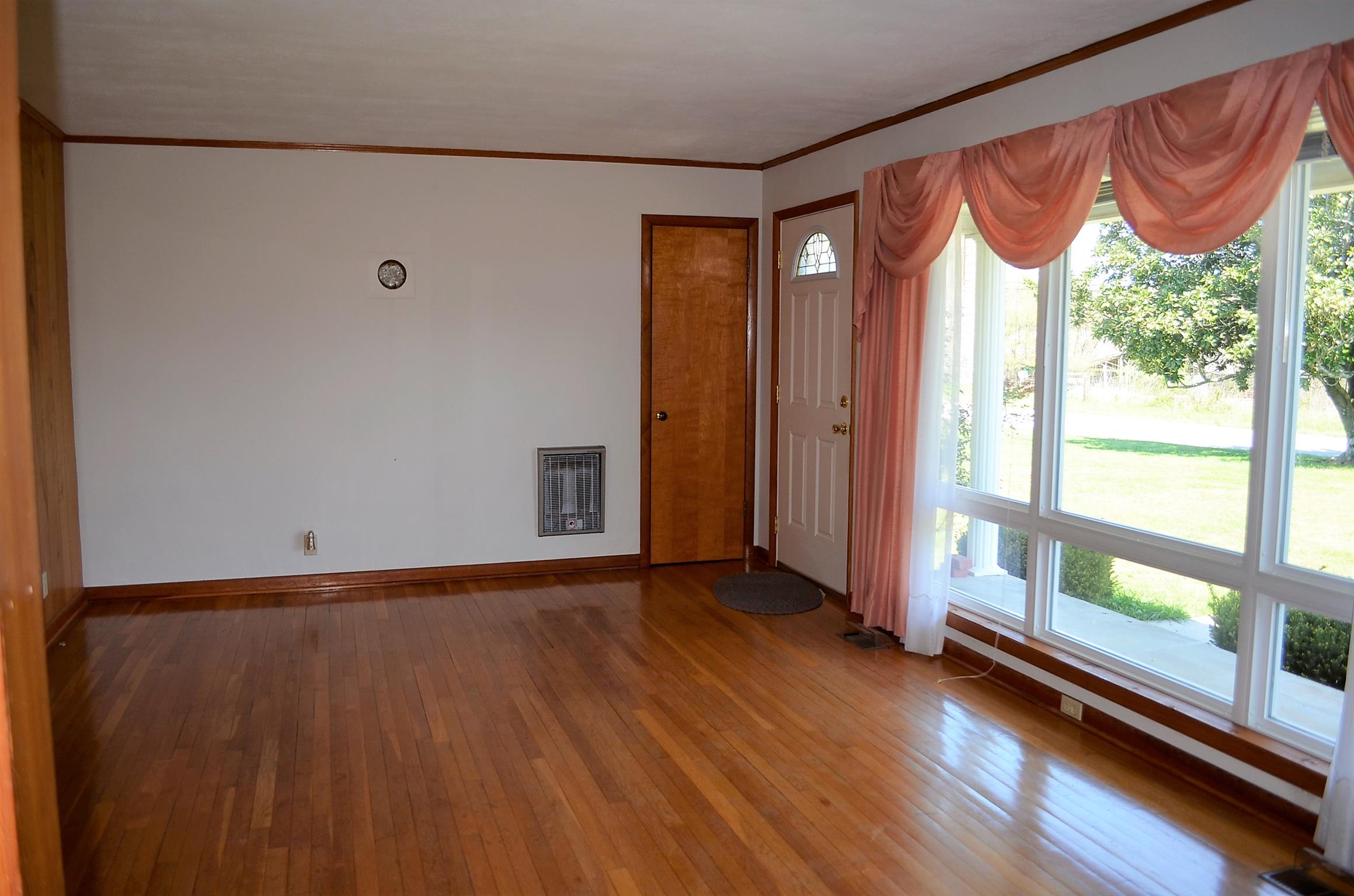 2160 Morrison Viola Road Morrison, TN 37357 - Photo 8 of 15 LIVING ROOM VIEW 2
