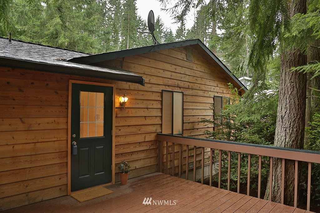 4136 Timberline Road Clinton, WA 98236 - Photo 3 of 24 Gallery Image 3