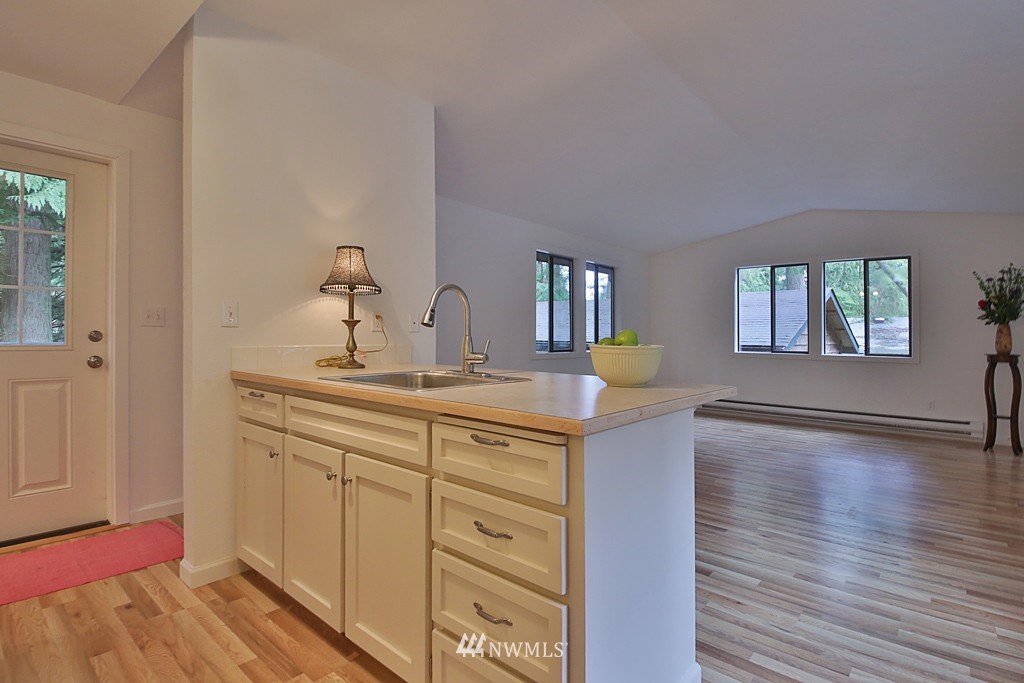 4136 Timberline Road Clinton, WA 98236 - Photo 8 of 24 Gallery Image 8