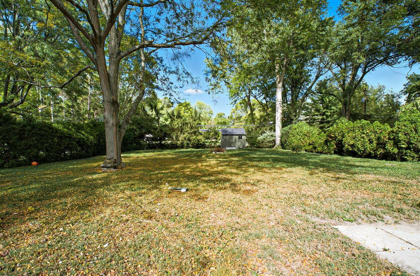 2620 Wildwood Road Columbus, OH 43231 - Photo 38 of 39 Large backyard area for entertaining