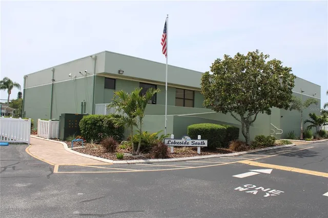 $2,495 | 4006 39th Street West, Bradenton, FL 34205