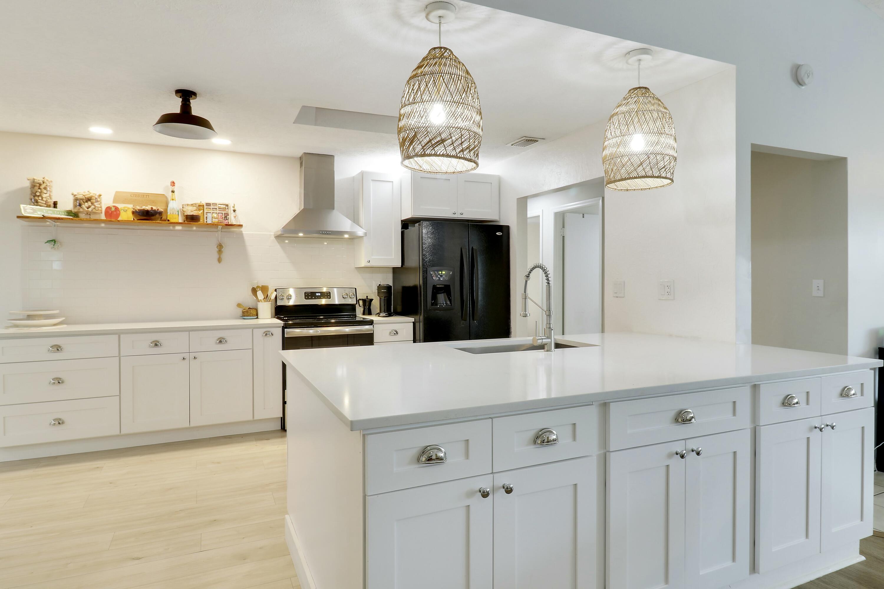 7843 Southeast Lexington Avenue Hobe Sound, FL 33455 - Photo 16 of 34 KITCHEN