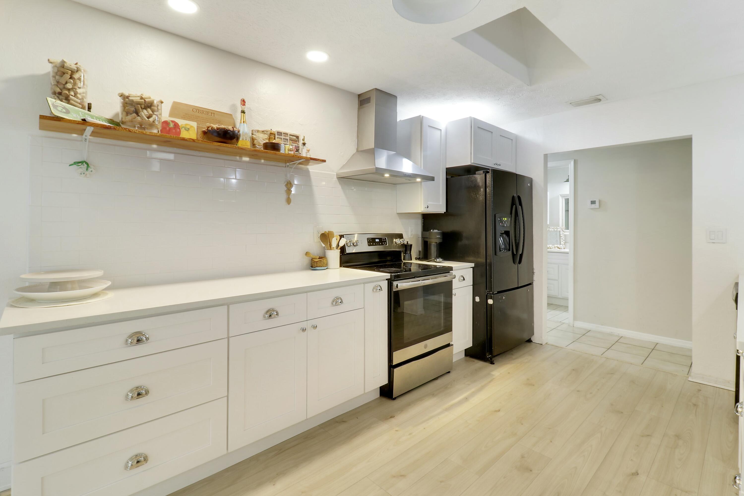 7843 Southeast Lexington Avenue Hobe Sound, FL 33455 - Photo 17 of 34 KITCHEN
