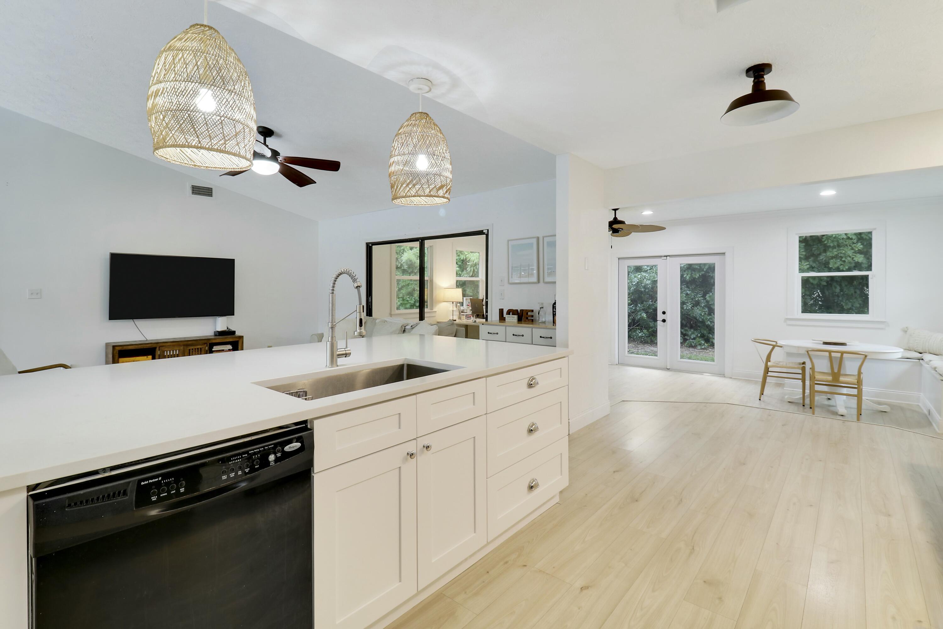 7843 Southeast Lexington Avenue Hobe Sound, FL 33455 - Photo 19 of 34 KITCHEN