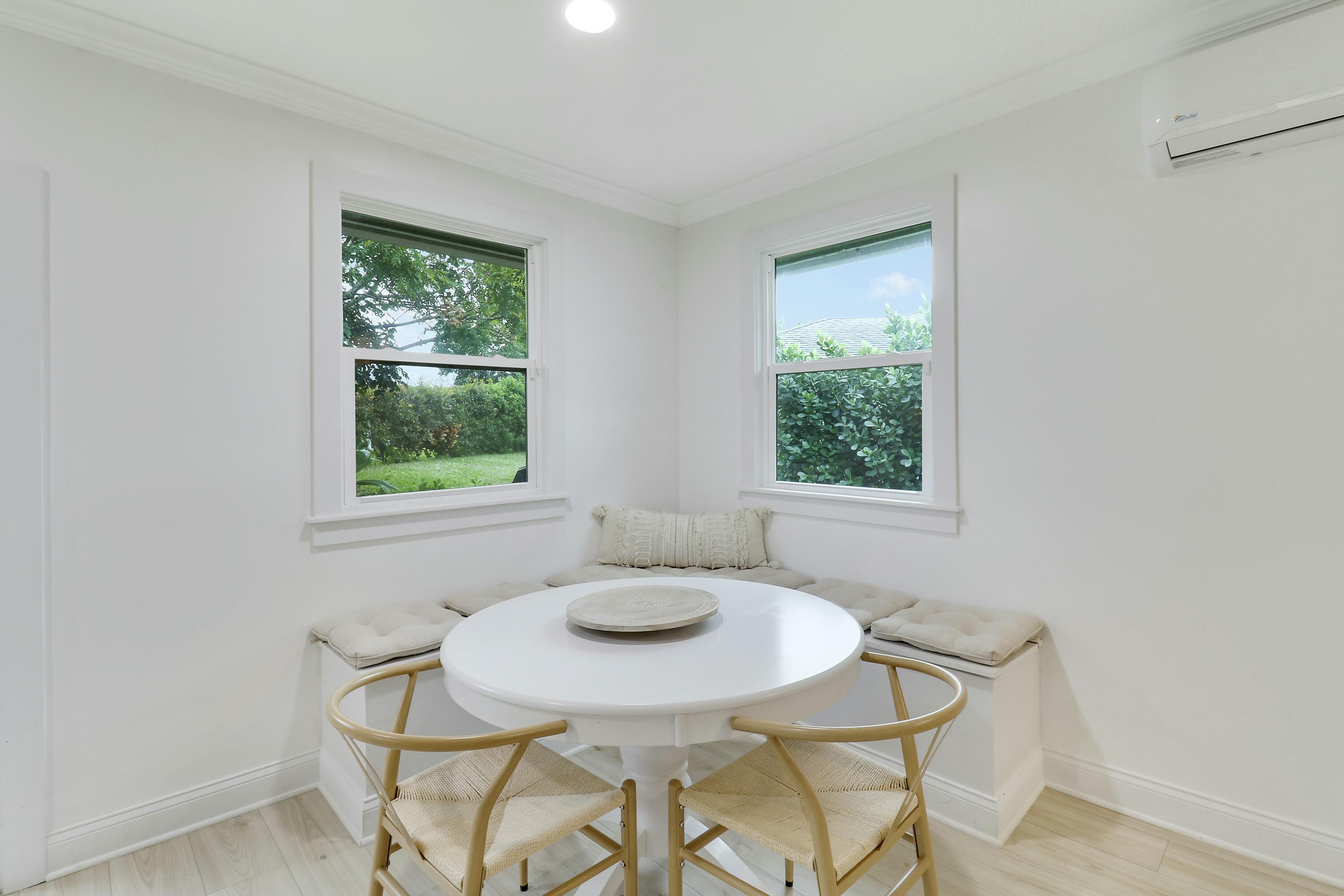 7843 Southeast Lexington Avenue Hobe Sound, FL 33455 - Photo 21 of 34 BANQUETTE