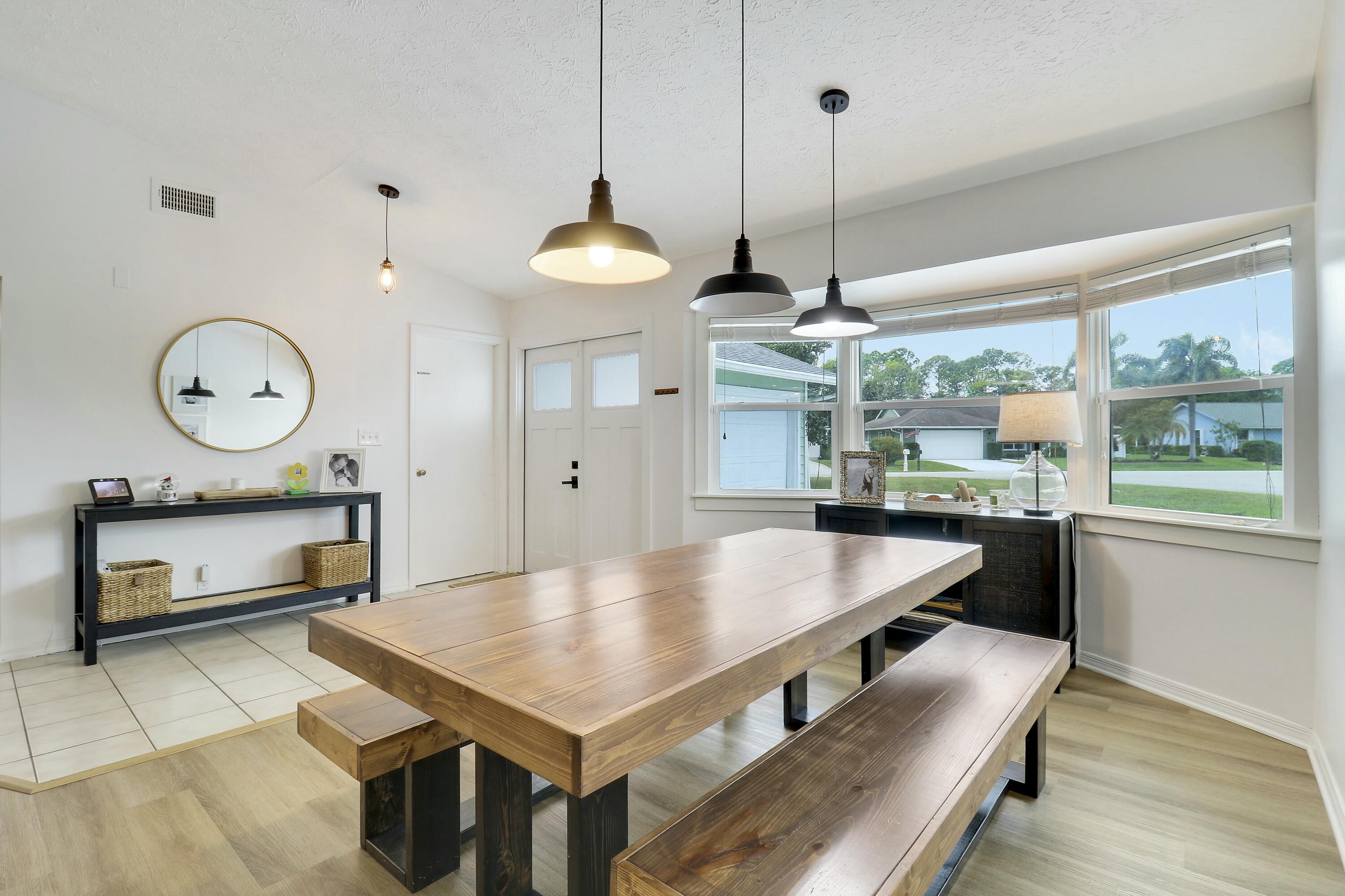 7843 Southeast Lexington Avenue Hobe Sound, FL 33455 - Photo 9 of 34 DINING
