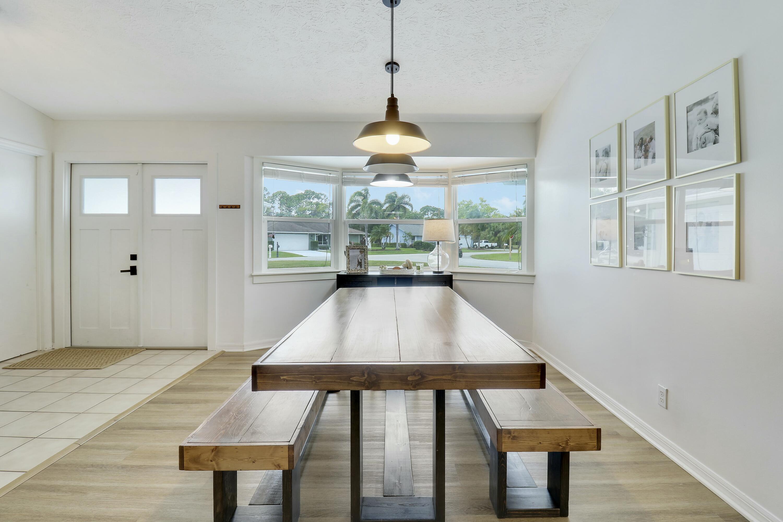 7843 Southeast Lexington Avenue Hobe Sound, FL 33455 - Photo 10 of 34 DINING