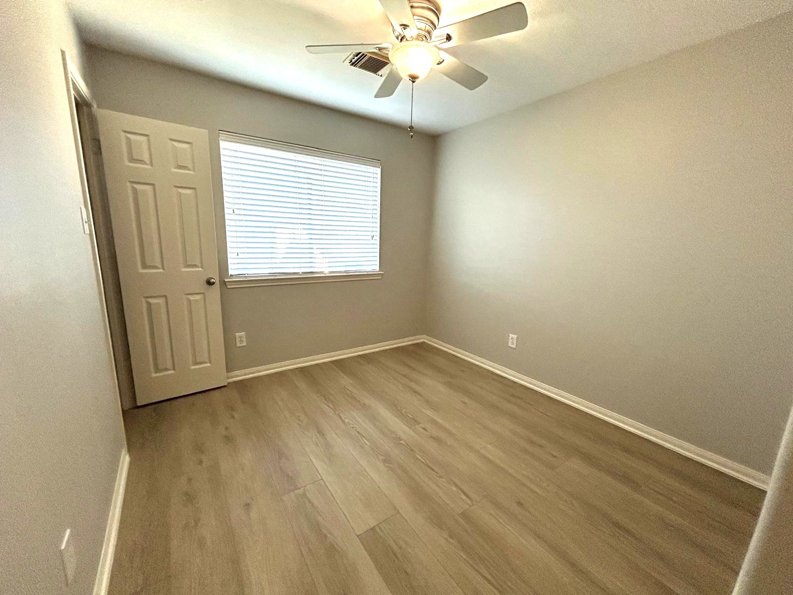 25207 Diamond Ranch Drive Katy, TX 77494 - Photo 23 of 36 2nd Bedroom
