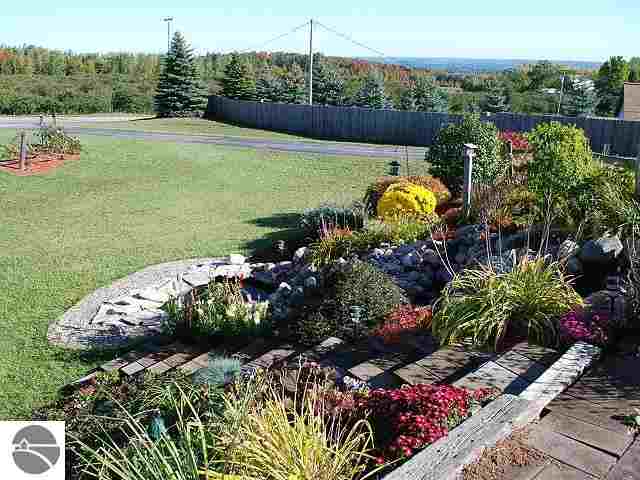 8568 East Lincoln Road Cedar, MI 49621 - Photo 4 of 6 1747225-3.JPG
