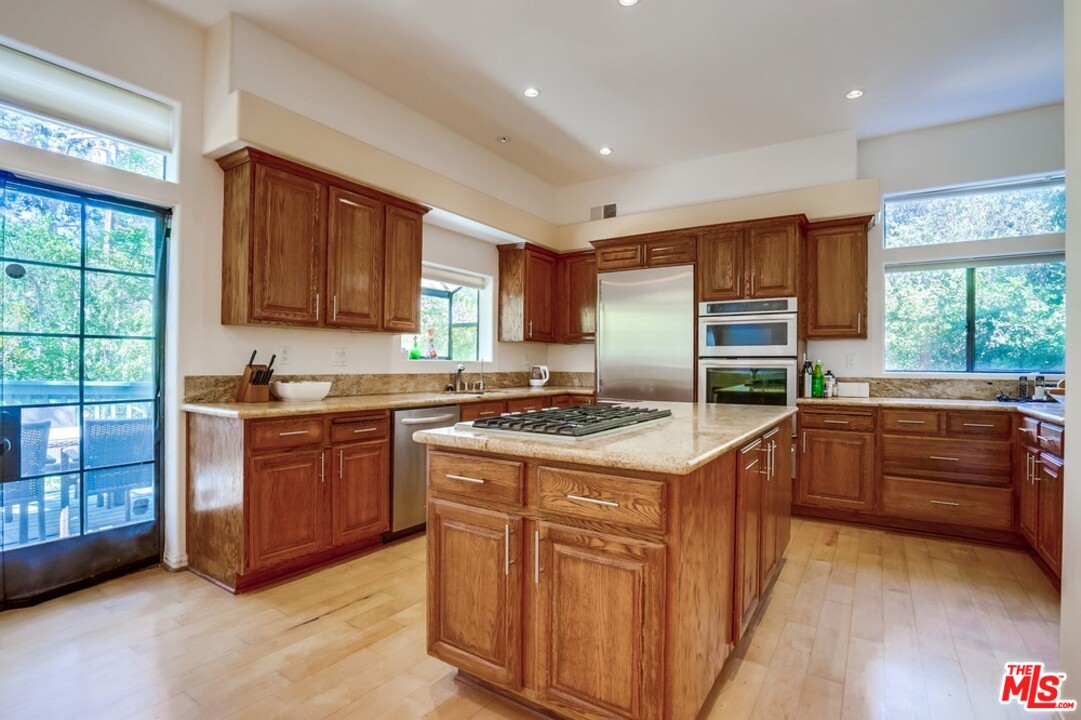 20569 Cheney Drive Topanga, CA 90290 - Photo 14 of 33