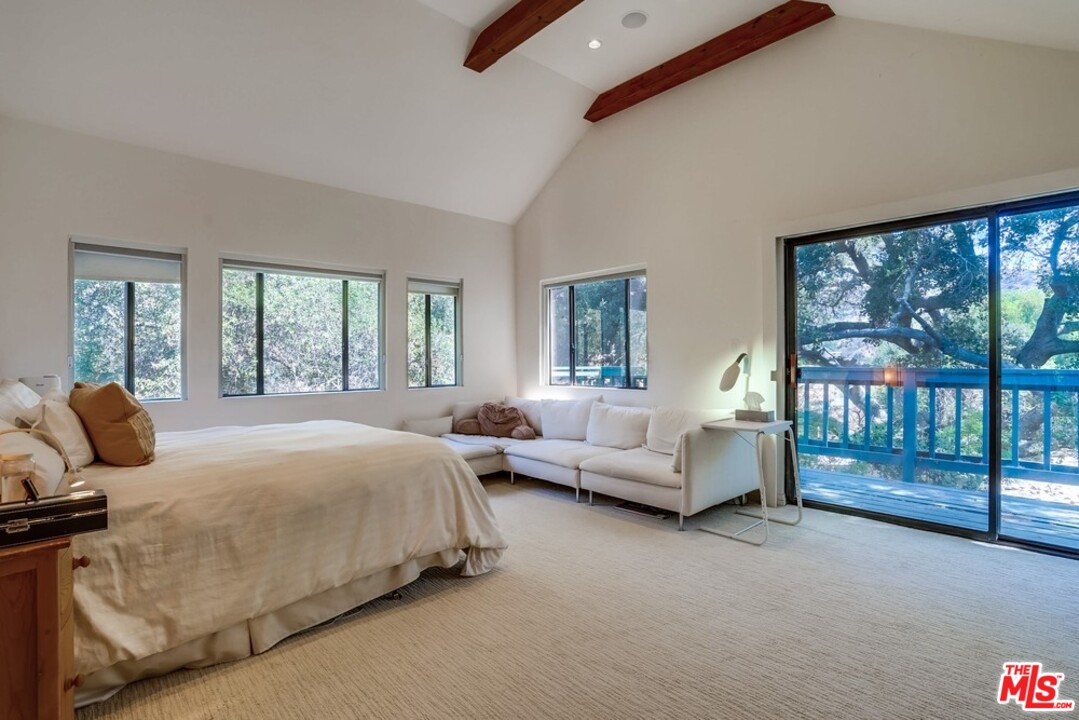 20569 Cheney Drive Topanga, CA 90290 - Photo 16 of 33