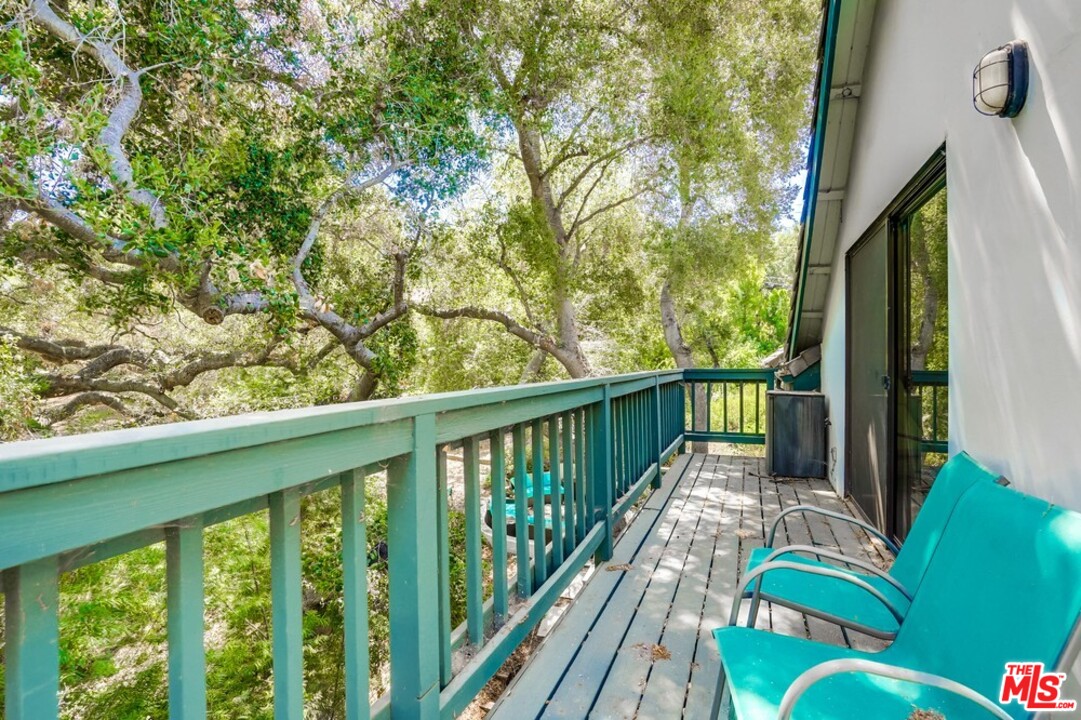 20569 Cheney Drive Topanga, CA 90290 - Photo 17 of 33