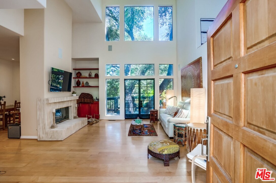 20569 Cheney Drive Topanga, CA 90290 - Photo 7 of 33