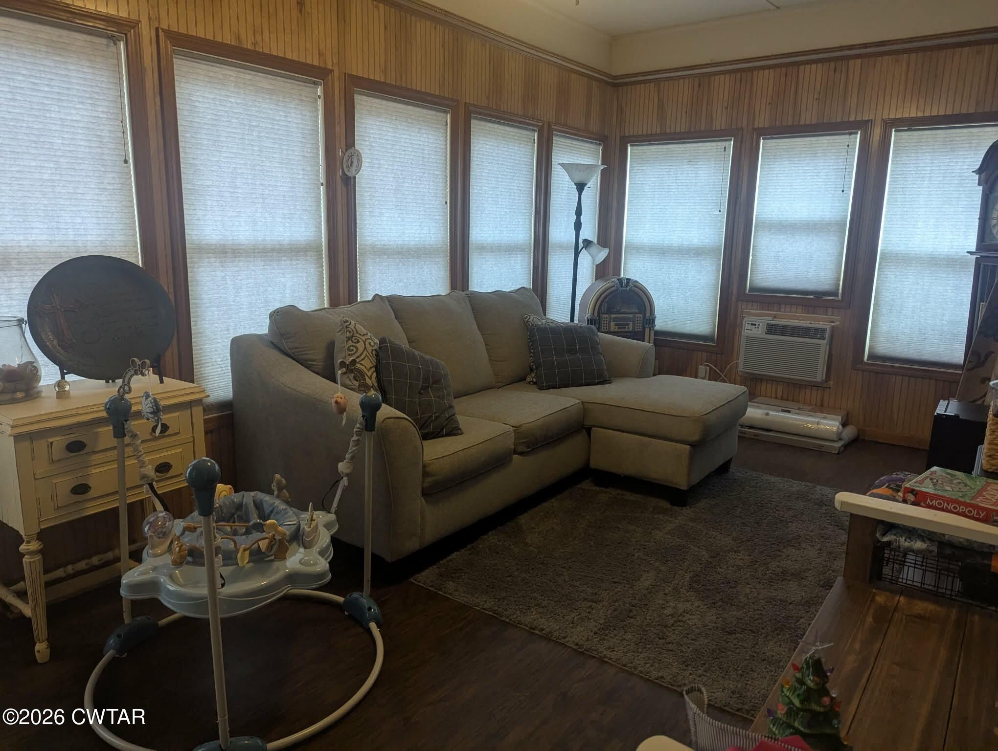 4072 Beech Bluff Road Beech Bluff, TN 38313 - Photo 33 of 51 a living room with furniture and a mirror