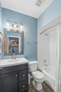 $535,000 | 2333 North Leavitt Street, Unit 3N, Chicago, IL 60647