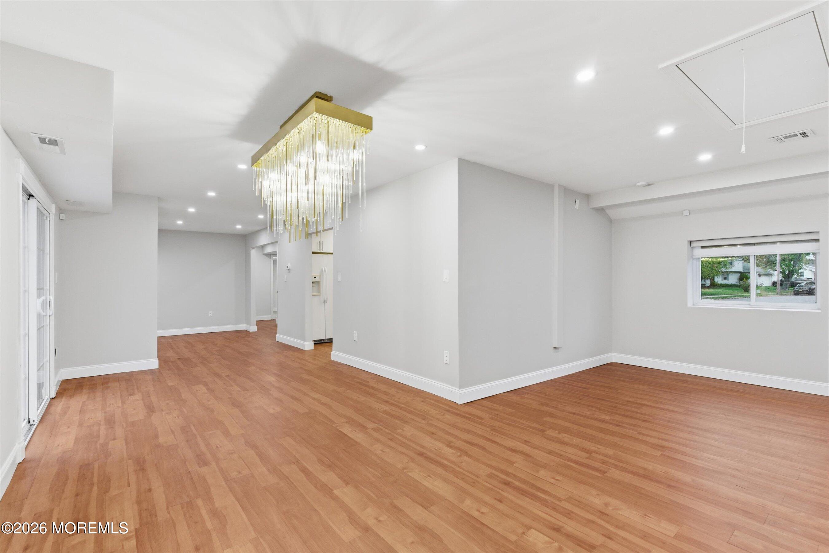 1243 Del Mar Road Lakewood, NJ 08701 - Photo 3 of 17 11-Dining