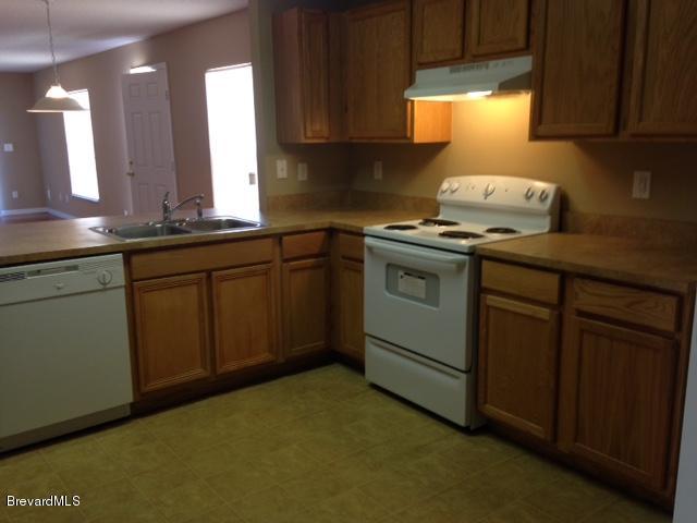605 Washington Avenue Cocoa, FL 32922 - Photo 3 of 9 Kitchen
