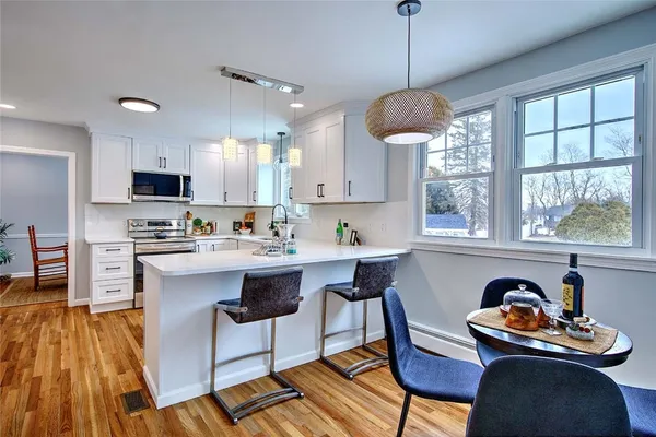 $979,900 | 3 Pinetop Road, Barrington, RI 02806