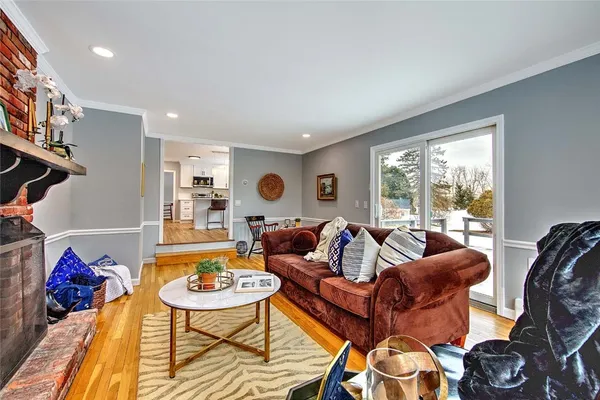 $979,900 | 3 Pinetop Road, Barrington, RI 02806