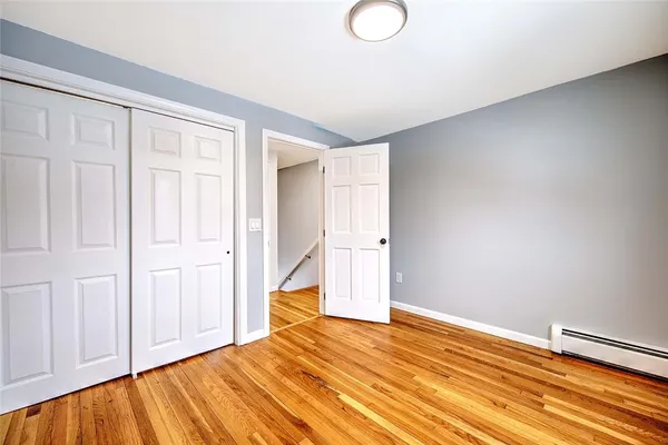 $979,900 | 3 Pinetop Road, Barrington, RI 02806